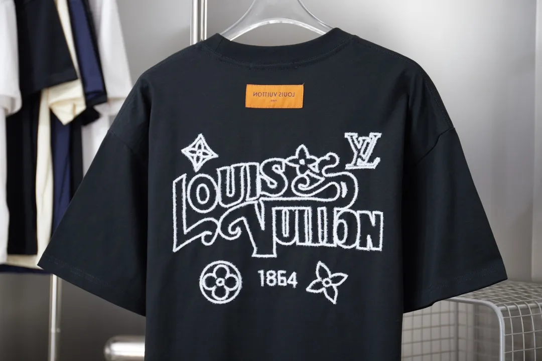 🅿️200 1V 25SS early spring new style short sleeves with embroidered letters, light luxury, a must-have item for daily commuting for men and women, correct version, welcome to compare, detailed features · 320g 100% pure cotton double yarn jersey fabric · Special thickened 32 pieces of double-strand 1X1 thread in the same vat custom dyeing · Imported Tajima machine rope embroidery letter logo · Double needle stitching cross-stitching process · Original main mark, washable tag, brand moisture-proof paper packaging Color: black/white Size: S/M/L/XL
